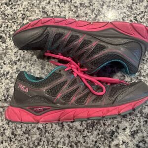 Fila Women’s Running Sneaker Size 9 Nice!